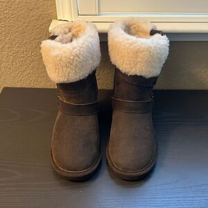 BearPaw Chocolate Boots with Cream Shearling Comfort Cozy Warm Chic Size 6